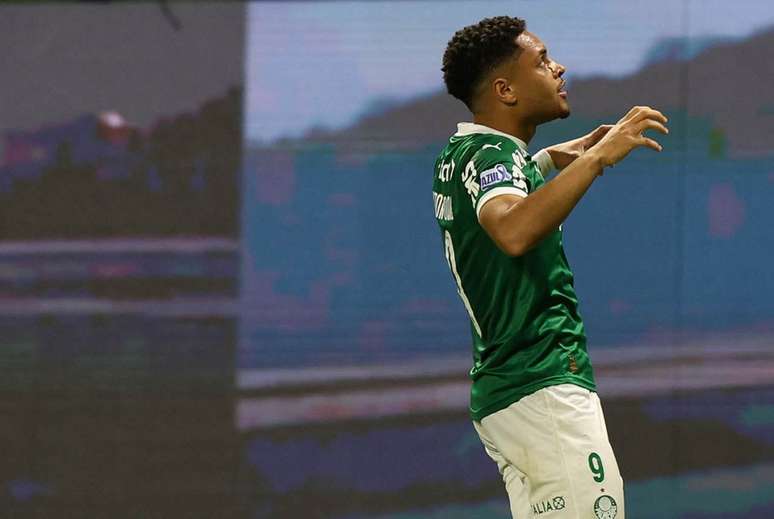 Vitor Roque reafirma foco no Palmeiras –