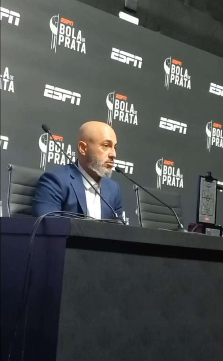 Rafael Guanaes foi eleito o melhor treinador do Brasileirão.