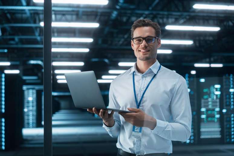 O especialista em Intelig&ecirc;ncia Artificial desenvolve sistemas inteligentes, chatbots, modelos de machine learning e automa&ccedil;&otilde;es 