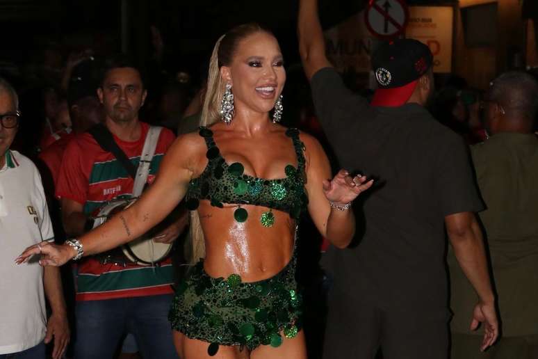 Virginia Fonseca durante o ensaio da Grande Rio