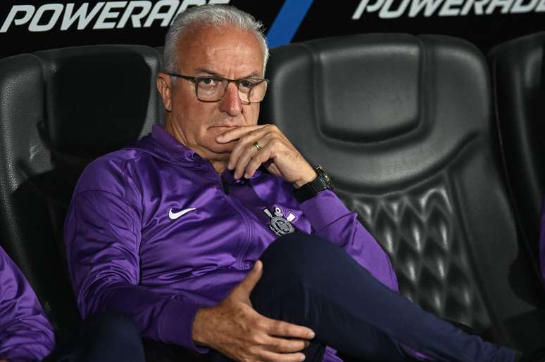 Dorival Júnior, treinador do Corinthians contra o Racing-URU (Photo by Guillermo Legaria/Getty Images)