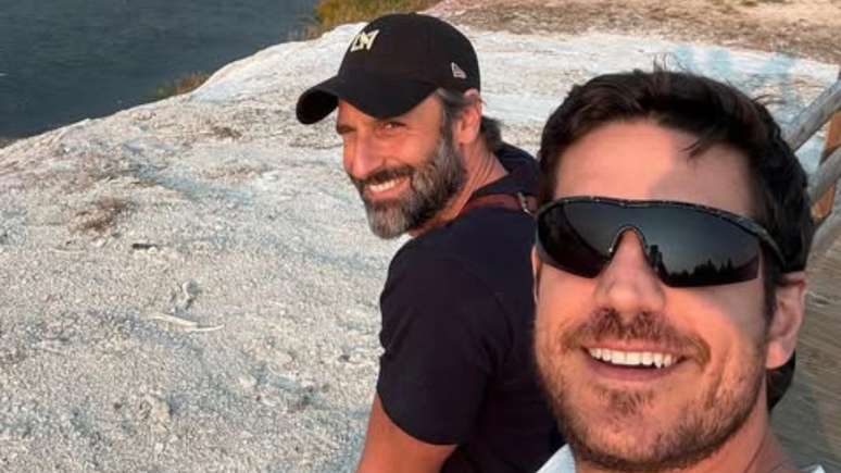 Marcos Pigossi conta como conheceu o marido italiano