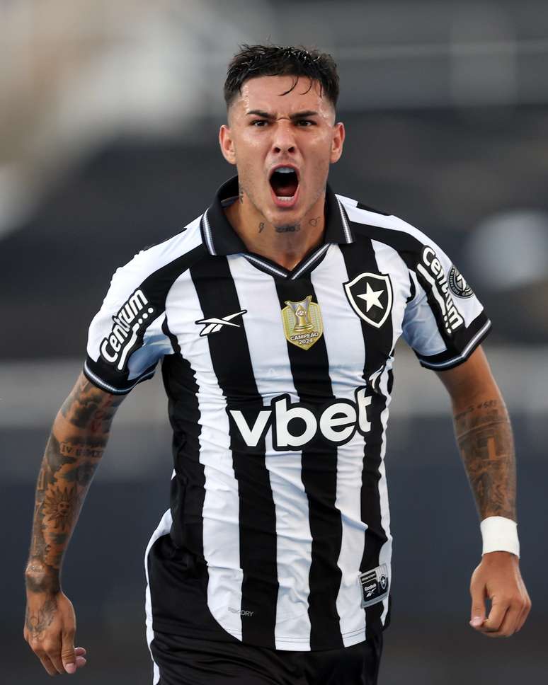 Mateo Ponte comemorando o quarto gol do Botafogo 