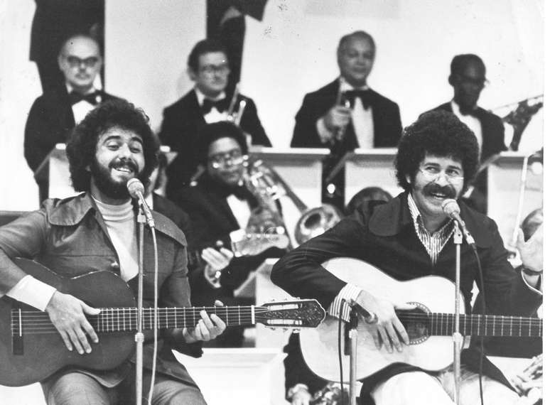 Os baianos defendem Desacato, que conquistou o segundo lugar no VI Festival Internacional da Canção, em 1971