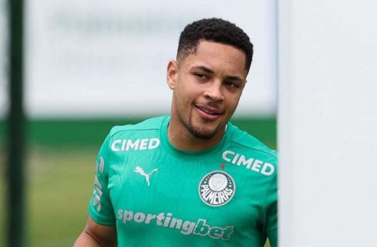 Vitor Roque reafirma foco no Palmeiras –