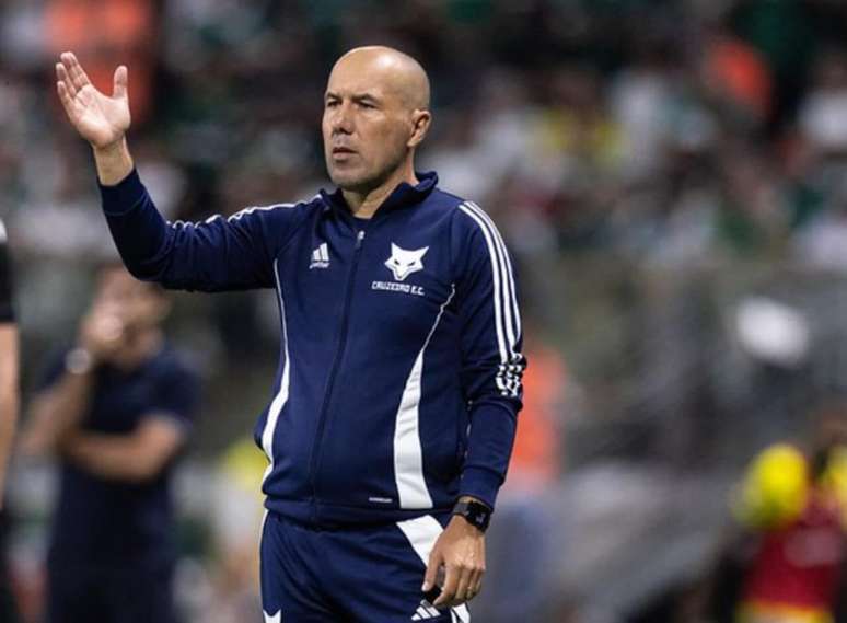 Só depende Jardim sua permanência no comando técnico do Cruzeiro segundo o dono da SAF celeste –