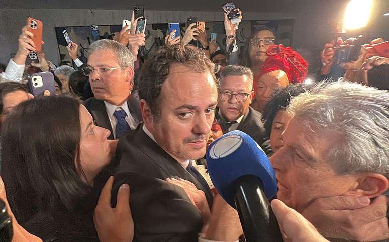 Glauber Braga após ser retirado da Mesa Diretora pela Polícia Legislativa