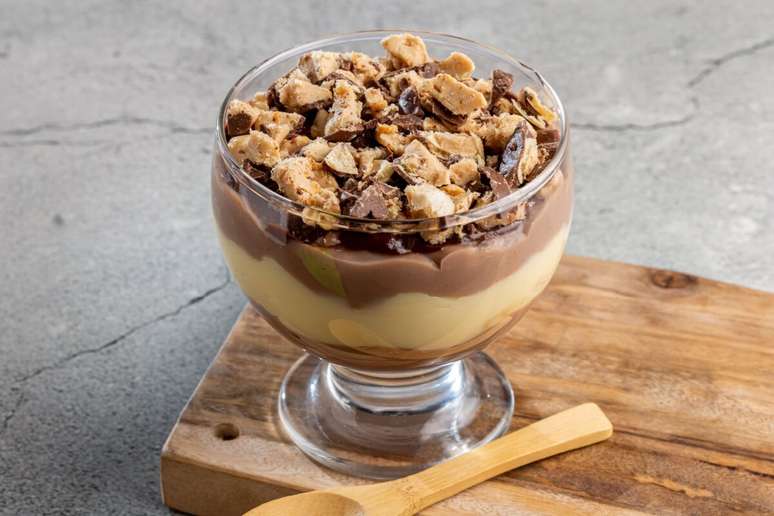 Pavê de chocolate com bombom 