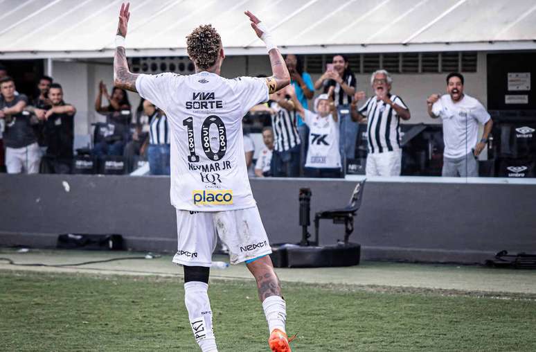 Santos traça planejamento para ter Neymar ao menos até a Copa do Mundo –