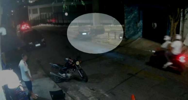 Mulher é agredida e esfaqueada por ex-companheiro em Osasco, na região metropolitana de SP.