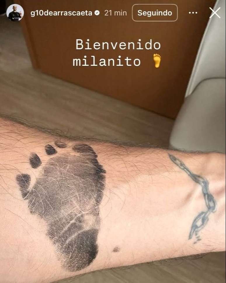 Craque tatuou o pé do filho em seu braço –