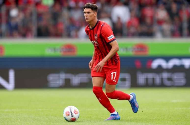 - Alexander Hassenstein/Getty Images - Legenda: Atacante Mathias Honsak, do Heidenheim, foi o pivô da demissão do médico do Frankfurt
