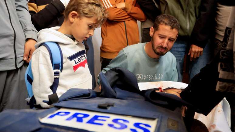 Em apenas um ano, 67 profissionais foram mortos, quase metade na Faixa de Gaza sob fogo israelense.