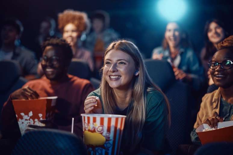 Estreias nacionais e internacionais dominam os cinemas nesta semana com narrativas emocionantes e envolventes