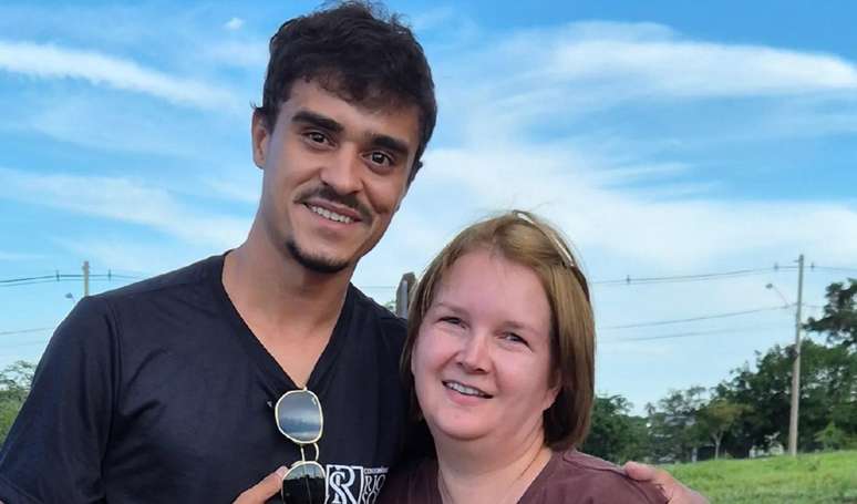 Elize Matsunaga fez única e inusitada exigência para fã durante encontro: 'Foto ela deixa'.