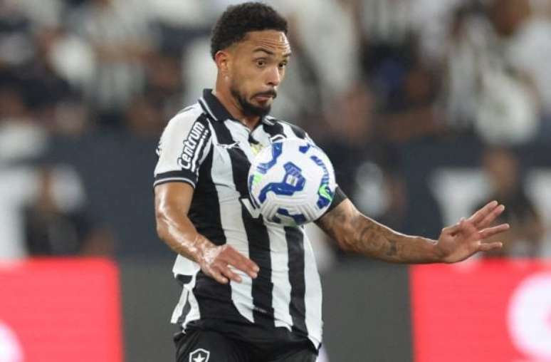 Vitinho gets his chance with the Brazilian team –