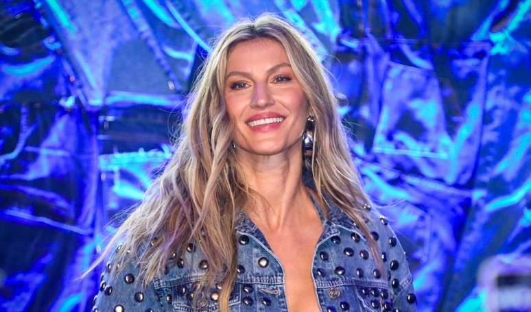 As 5 melhores saladas de Gisele Bündchen para impressionar no Natal - desde as simples até as mais sofisticadas.