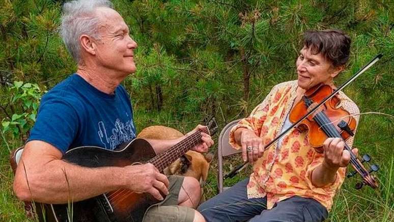 Nos últimos anos, junto com sua esposa, Sandol Astrausky, MacLeod, foi incluído no Hall da Fama da Música de Rhode Island
