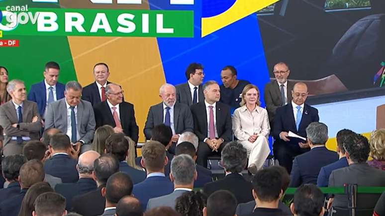 Governo oferecerá curso teórico gratuito e digital, flexibilização das aulas práticas e abertura para instrutores credenciados pelos Detrans, reduzindo a dependência das autoescolas