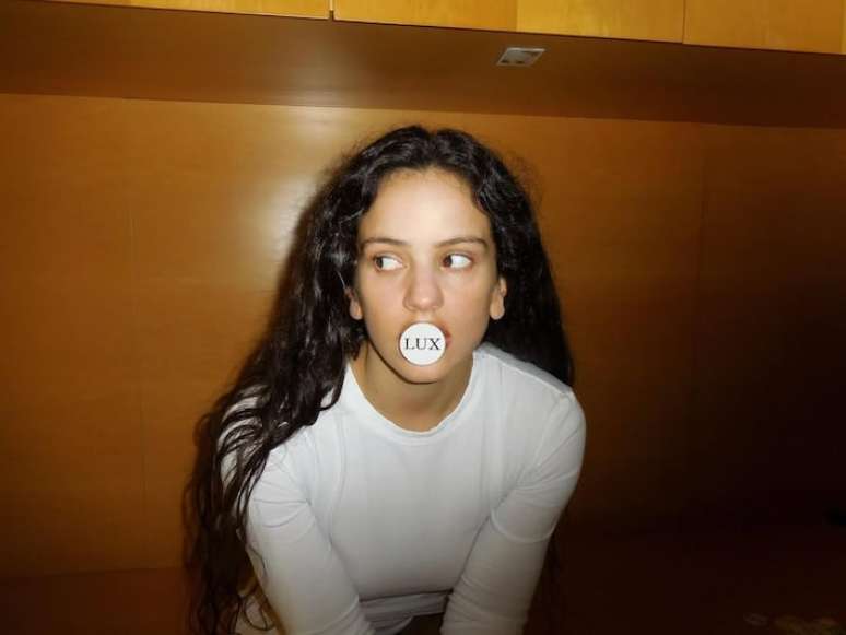 Rosalía anuncia turnê 'Lux' no Brasil