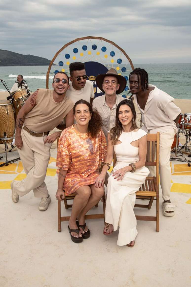 Nando Reis, Céu, Lan Lanh e Os Garotin se apresentam no 'Corona Luau MTV 2025'.