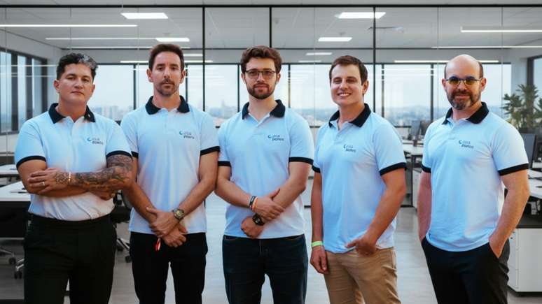 Gustavo Succi (Presidente), Caio H. Adams Soares (COO, especialista em Direito da Saúde), Victor Reis (presidente do Grupo Med+), José Lamontanha (CTO) e Fabrizio Gueratto (sócio do Banco Modal)