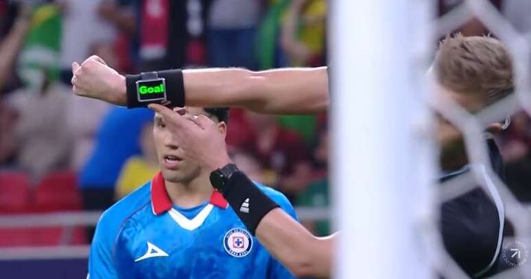 Tecnologia de linha do gol foi utilizada para validar gol do Flamengo na Copa Intercontinental.