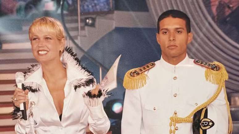 Hugo Resende relembra passado como 'Papaquito' de Xuxa