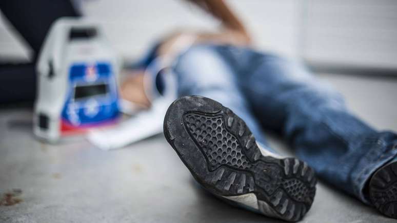 O desmaio pode ser a primeira pista de um problema que ainda não foi diagnosticado – depositphotos.com / pixelaway