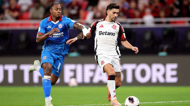 Arrascaeta marcou os dois gols do Flamengo na vitória sobre o Cruz Azul