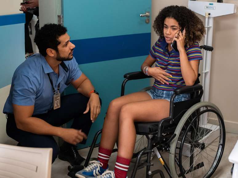 Jo&eacute;lly passa mal ap&oacute;s deixar de comer em Tr&ecirc;s Gra&ccedil;as