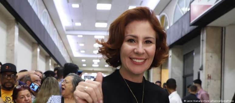 Condenada pelo STF e presa na Itália, Carla Zambelli teve cassação rejeitada pela Câmara dos Deputados