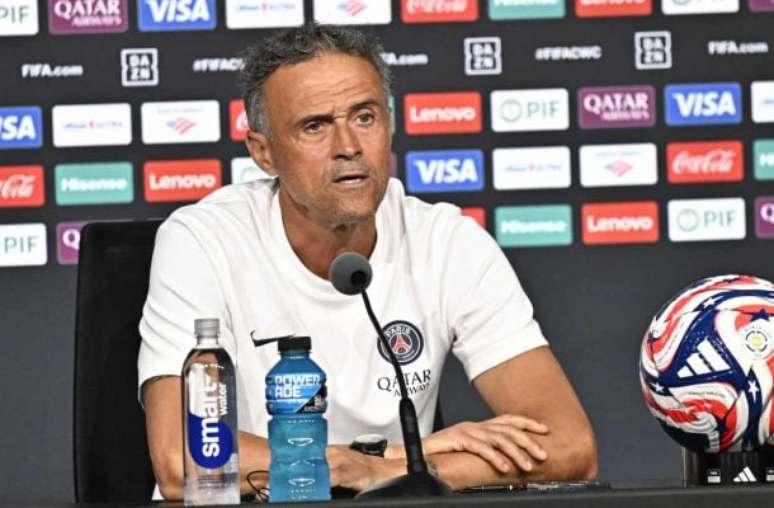 Luis Enrique com o time do PSG durante a última Copa do Mundo de Clubes –