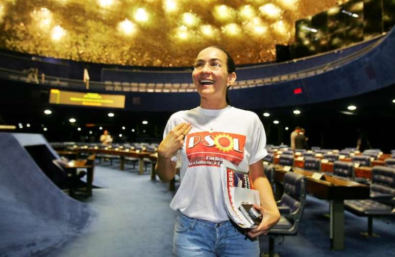 Quando senadora, Heloísa Helena deixou o PT para fundar o PSOL.