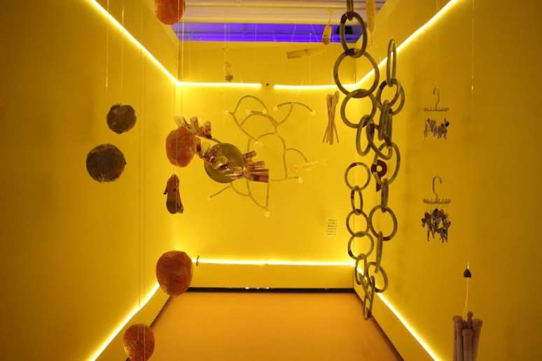 'சவுண்ட் ஒர்க்ஸ் - லிஸ்டனிங் அண்ட் லுக்கிங்: கிராசிங் வித் சில்டோ மீரெலஸ்' என்ற கண்காட்சி ஜனவரி 25 ஆம் தேதி வரை பாசோ தாஸ் ஆர்ட்டஸில் நடைபெறுகிறது.