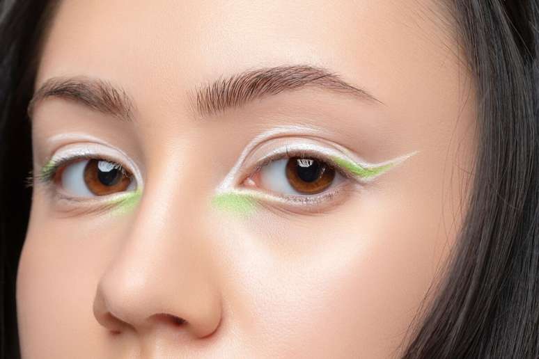 O Cloud Dancer, cor de 2026, também pode ser usado na maquiagem