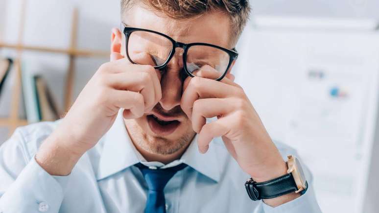 Manter consultas regulares com o oftalmologista, respeitando os prazos indicados