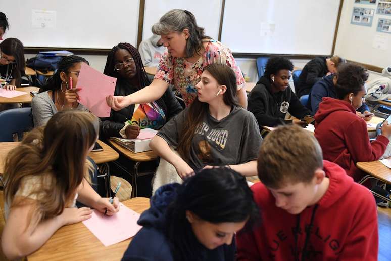 Professores de matemática precisam se adaptar às diferentes abordagens dos alunos do ensino médio para a resolução de problemas. RJ Sangosti/MediaNews Group/The Denver Post via Getty Images