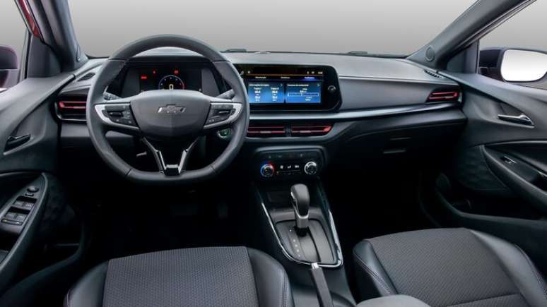 Hatch ganha visual atualizado e agora tem cockpit virtual no painel com duas telas