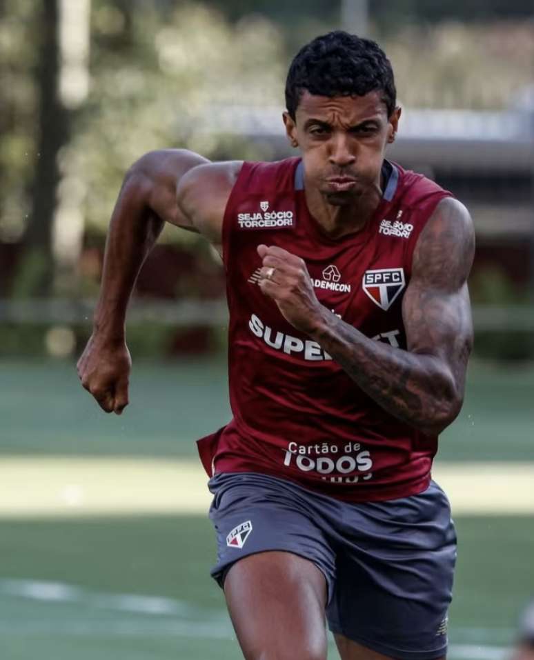 Luiz Gustavo —