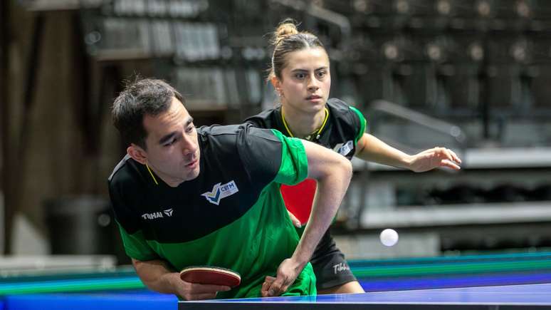 Calderano e Takahashi em ação