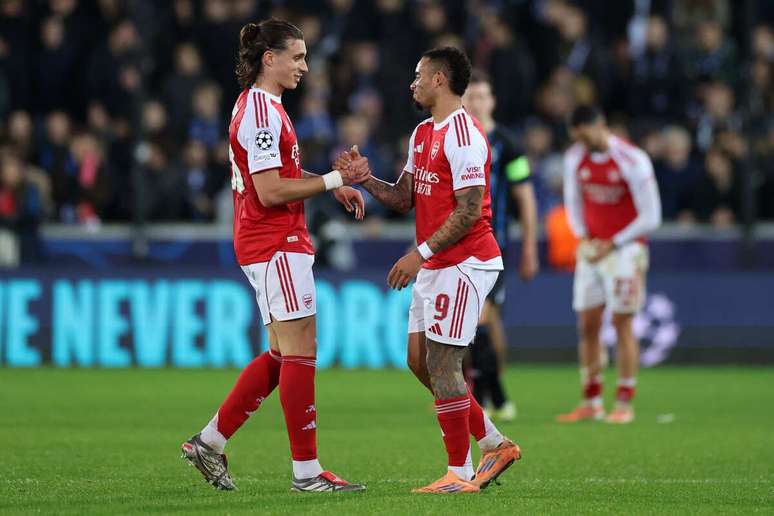 Gabriel Jesus em seu retorno aos gramados com a camisa do Arsenal –