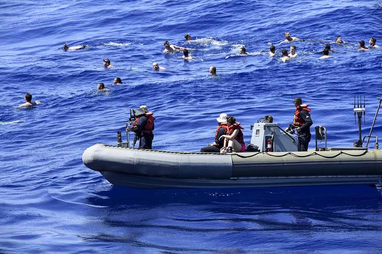 cientistas puderam comparar o fundo do mar com outros ambientes da Terra e avaliar até que ponto a vida consegue se adaptar a condições consideradas limites – Domínio Público/Wikimedia Commons