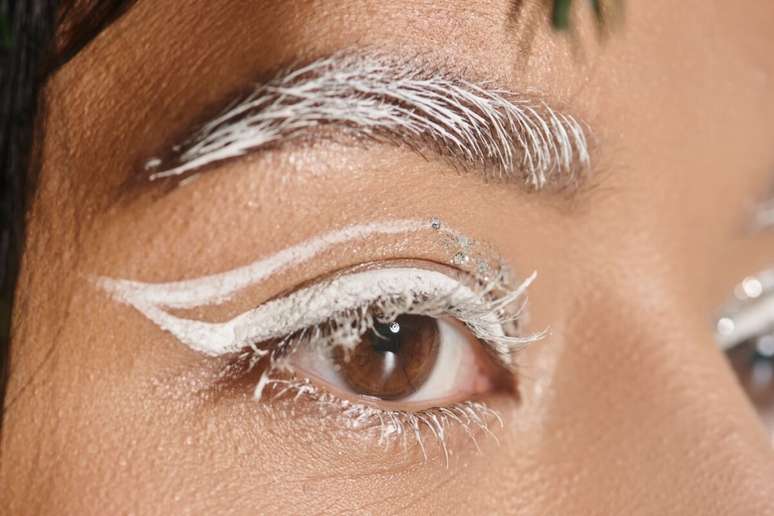 É possível utilizar a cor Cloud Dancer nos cílios 