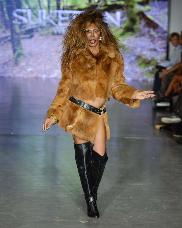 Maxi Weber para SUKEBANwear 