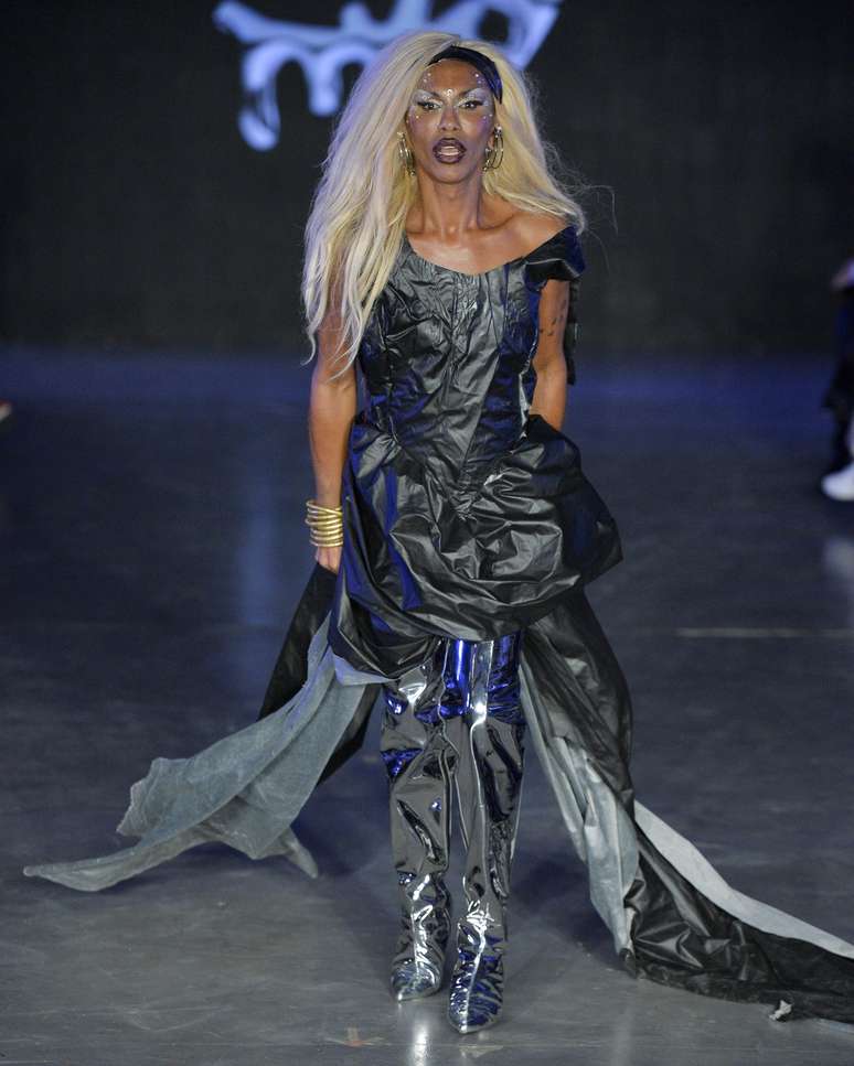 Maxi Weber para MOCKUP 