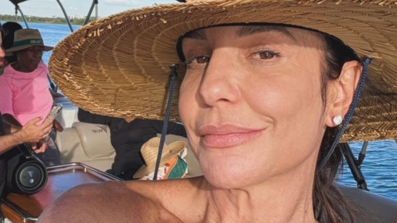 Ivete Sangalo durante viagem por Juazeiro (BA)