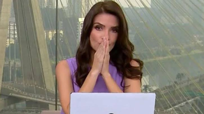 Gafe ao vivo! Celular de Sabina Simonato toca no meio do ‘Bom Dia SP’ e áudio vaza na TV