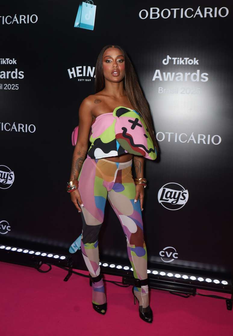 எம்சி ரெபேக்கா 