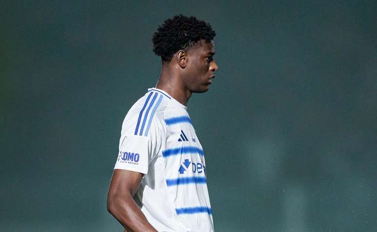 Zagueiro é o favorito para assumir lugar de Villalba –